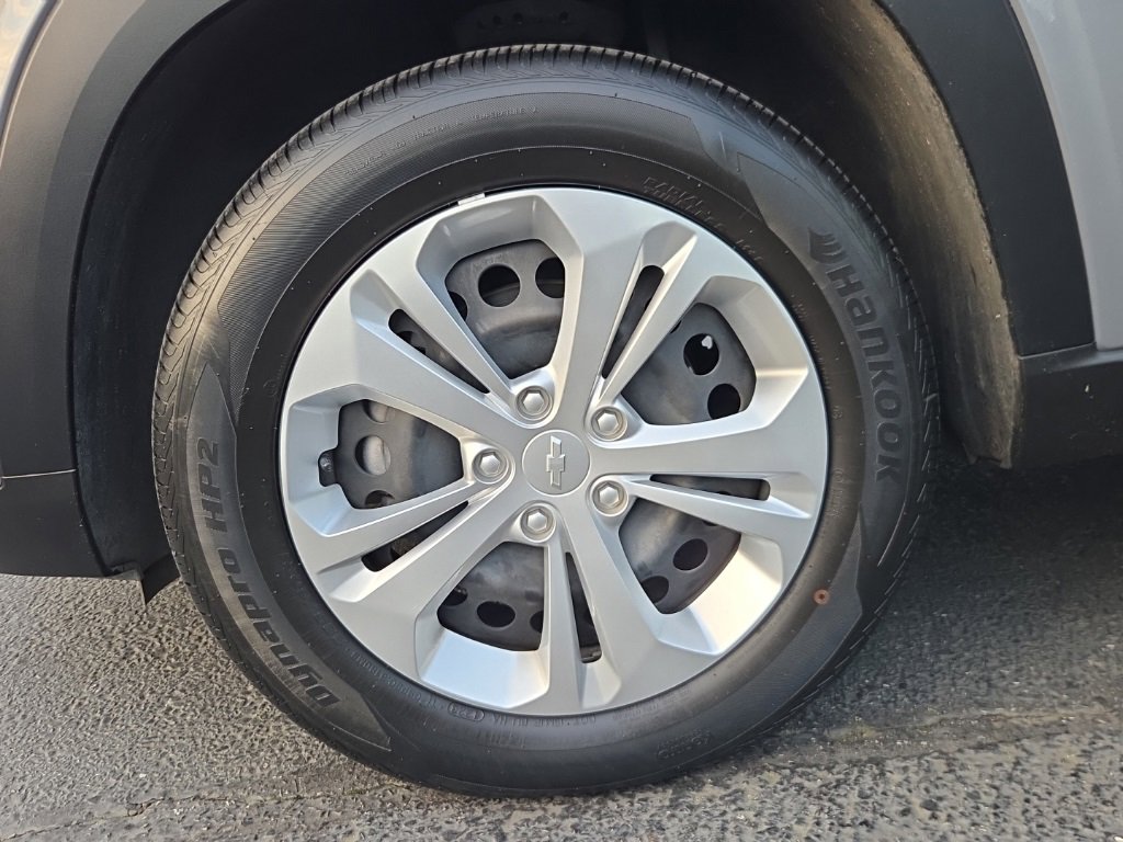 Used 2024 Chevrolet Trax LS w/ Driver Confidence Package image 28