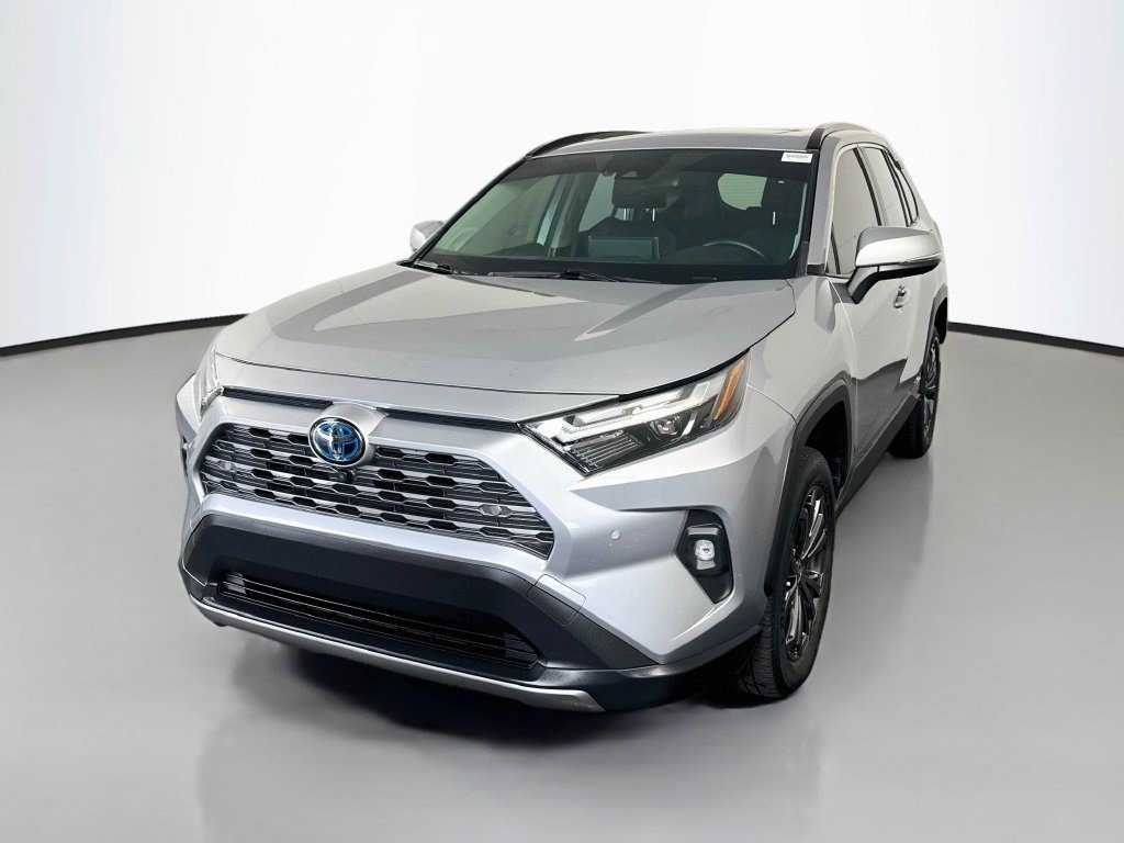 Used 2022 Toyota RAV4 Limited AWD/4WD image 4