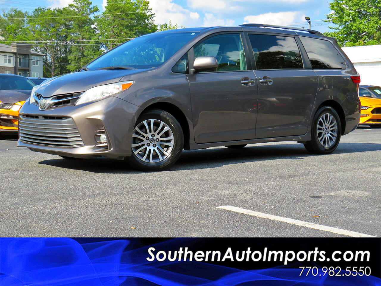 Used 2018 Toyota Sienna XLE