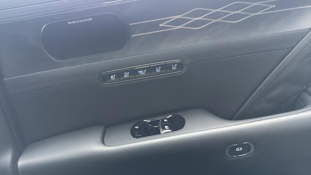 New 2026 Genesis G90 3.5T Prestige image 38