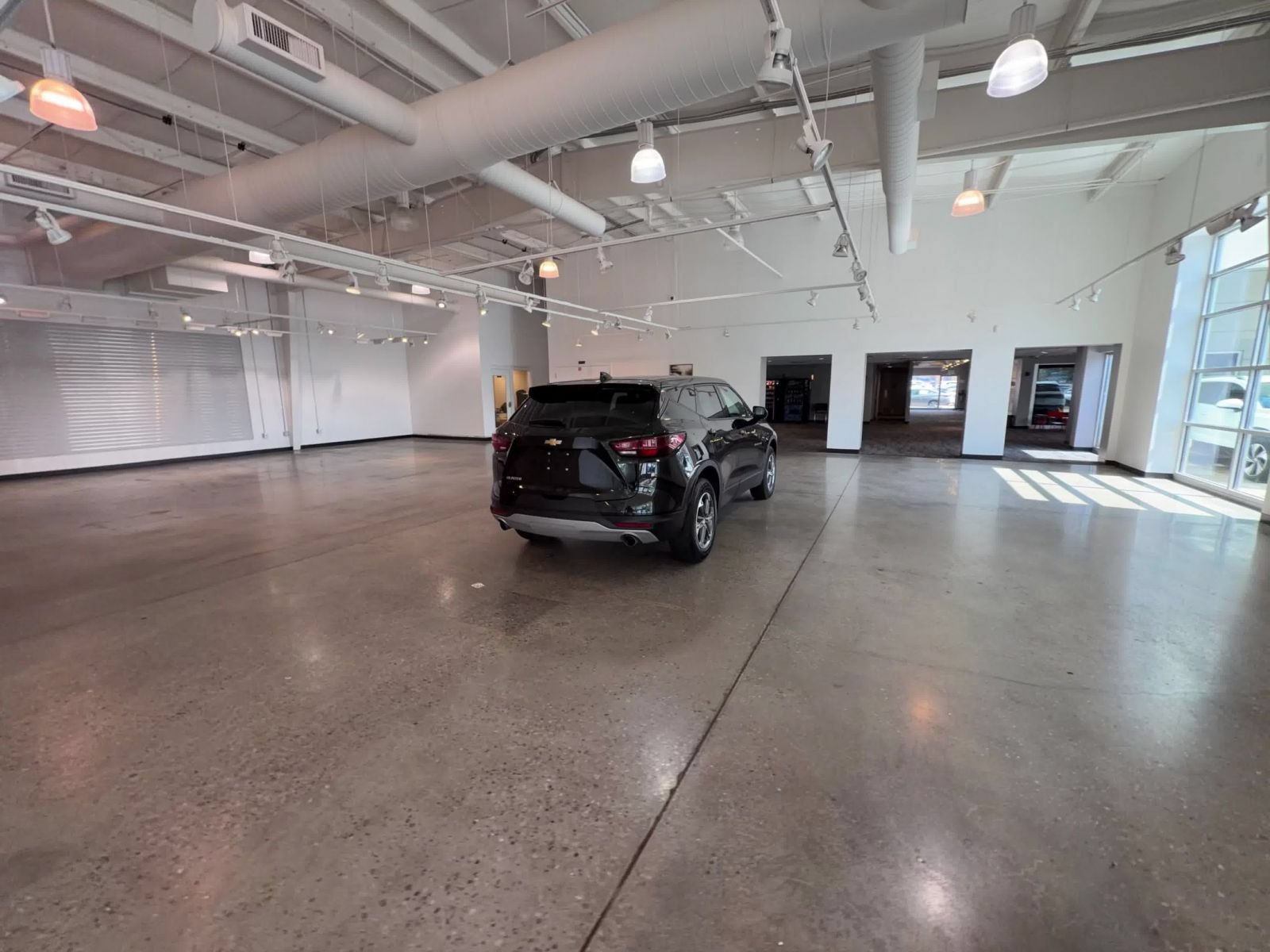 Used 2026 Chevrolet Blazer LT FWD image 15