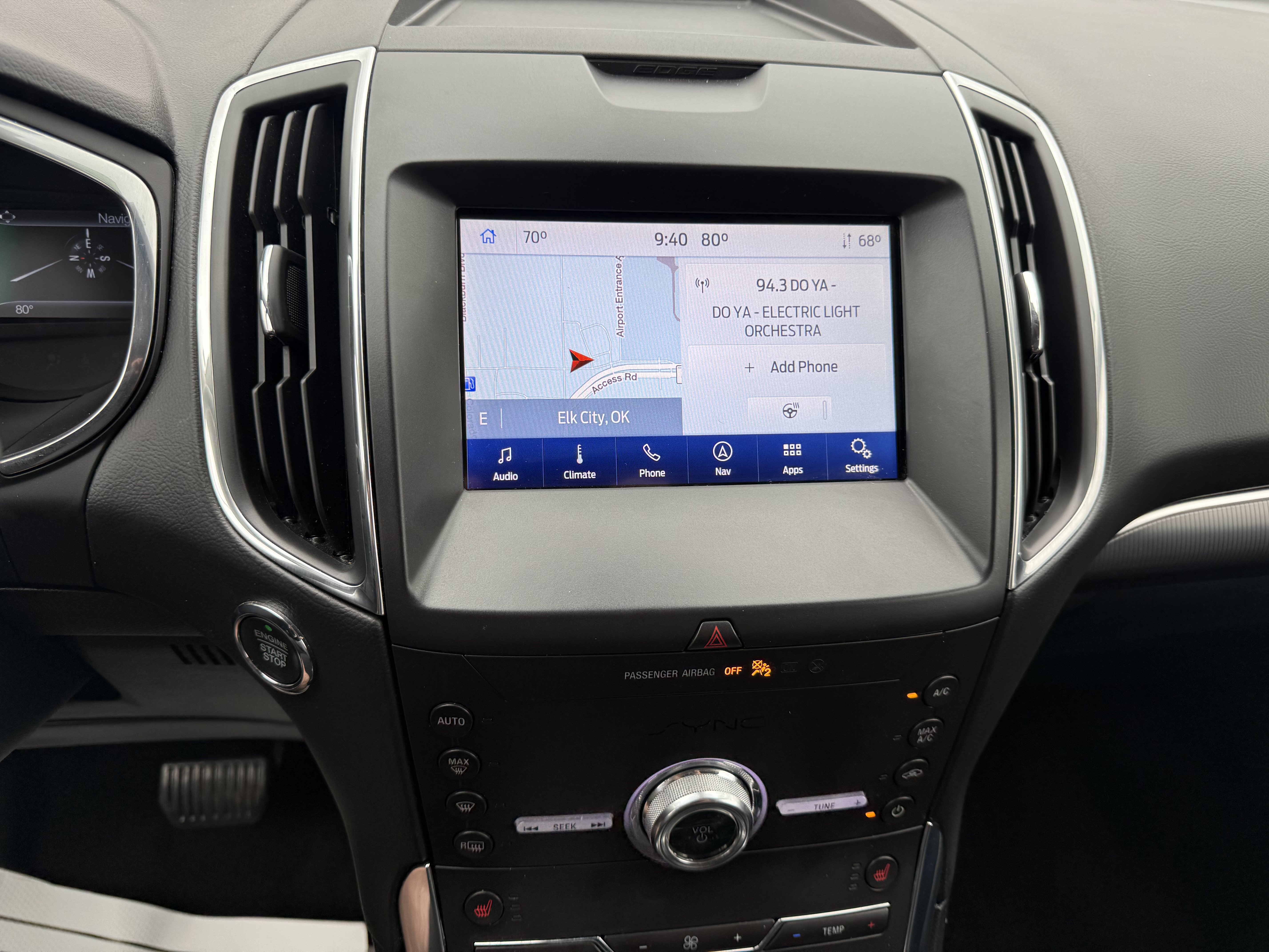 Used 2020 Ford Edge Titanium FWD image 7