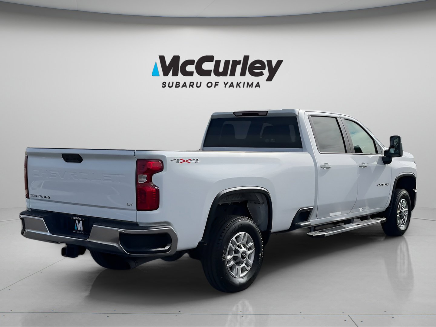 Used 2025 Chevrolet Silverado 2500 LT w/ Convenience Package AWD/4WD image 5