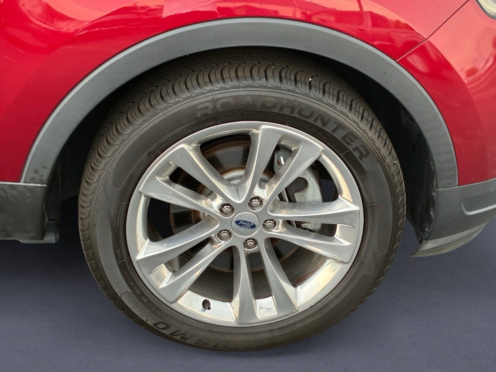 Used 2018 Ford Explorer XLT w/ Equipment Group 202A FWD image 8