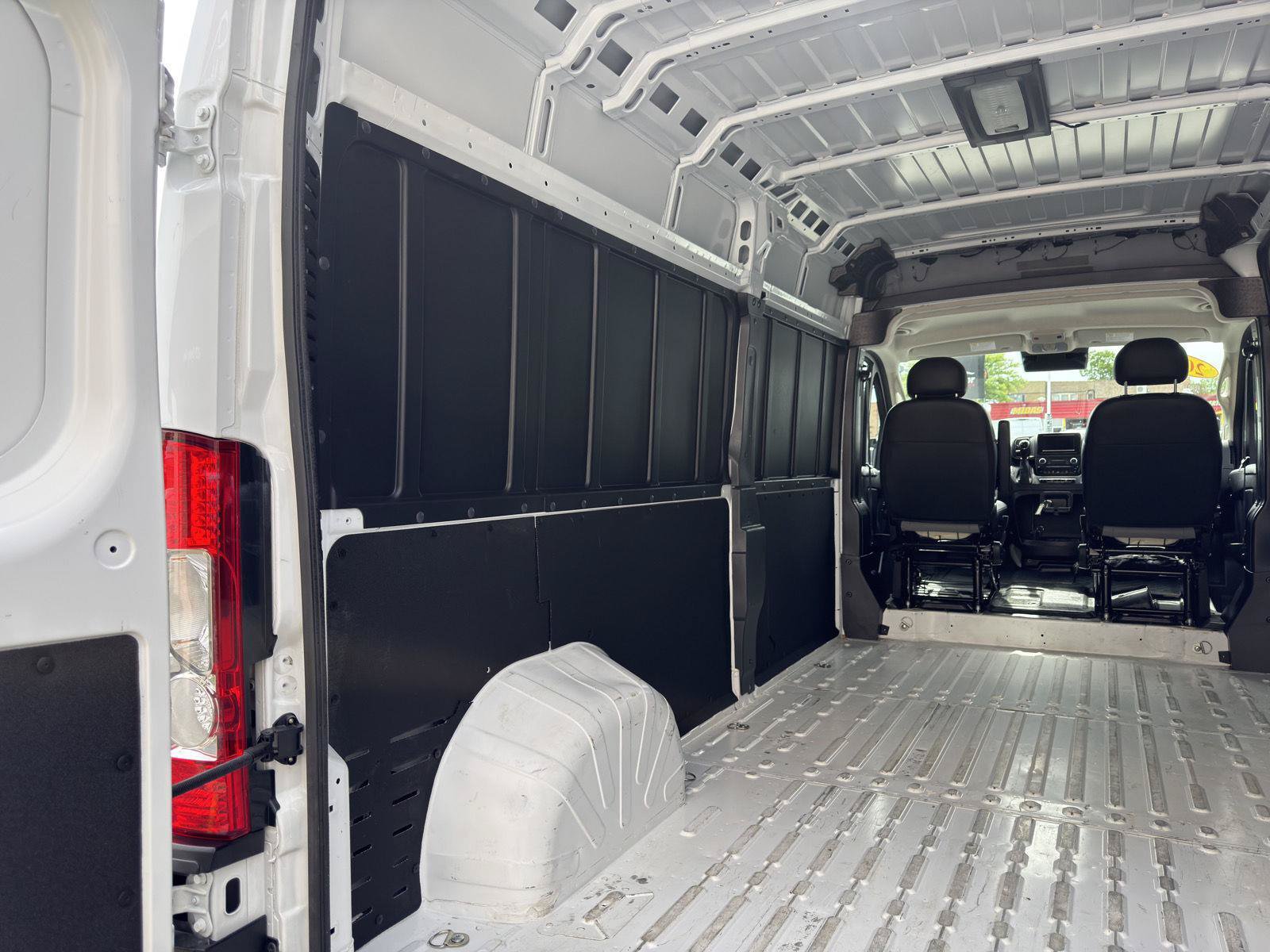 Used 2026 RAM ProMaster 2500 w/ Convenience Group FWD image 8
