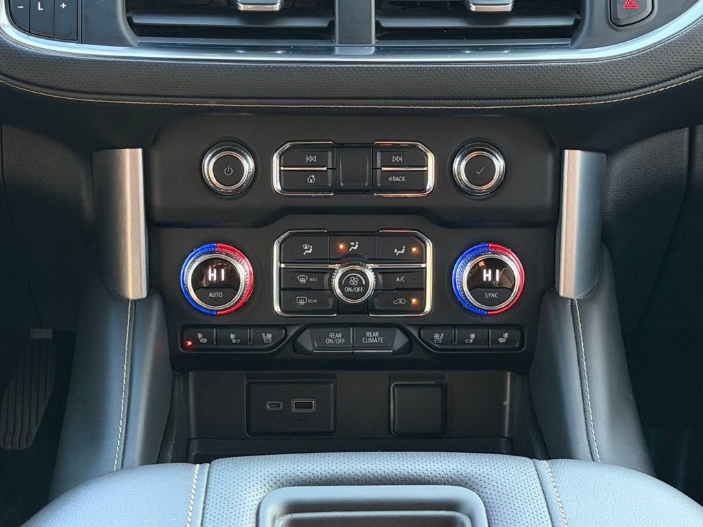 Used 2022 GMC Yukon XL SLT image 35