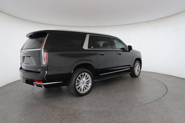 Used 2022 Cadillac Escalade ESV Premium Luxury image 18