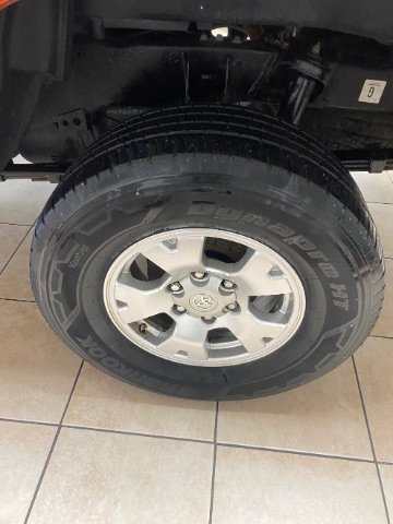 Used 2018 Toyota Tacoma TRD Sport AWD/4WD image 24
