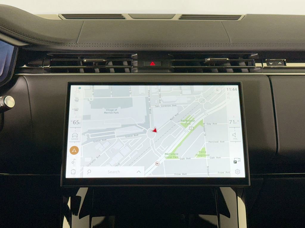 Used 2024 Land Rover Range Rover Sport SE image 23