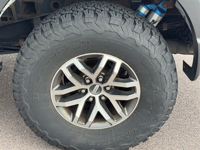 Used 2017 Ford F150 Raptor w/ Equipment Group 802A Luxury AWD/4WD image 9