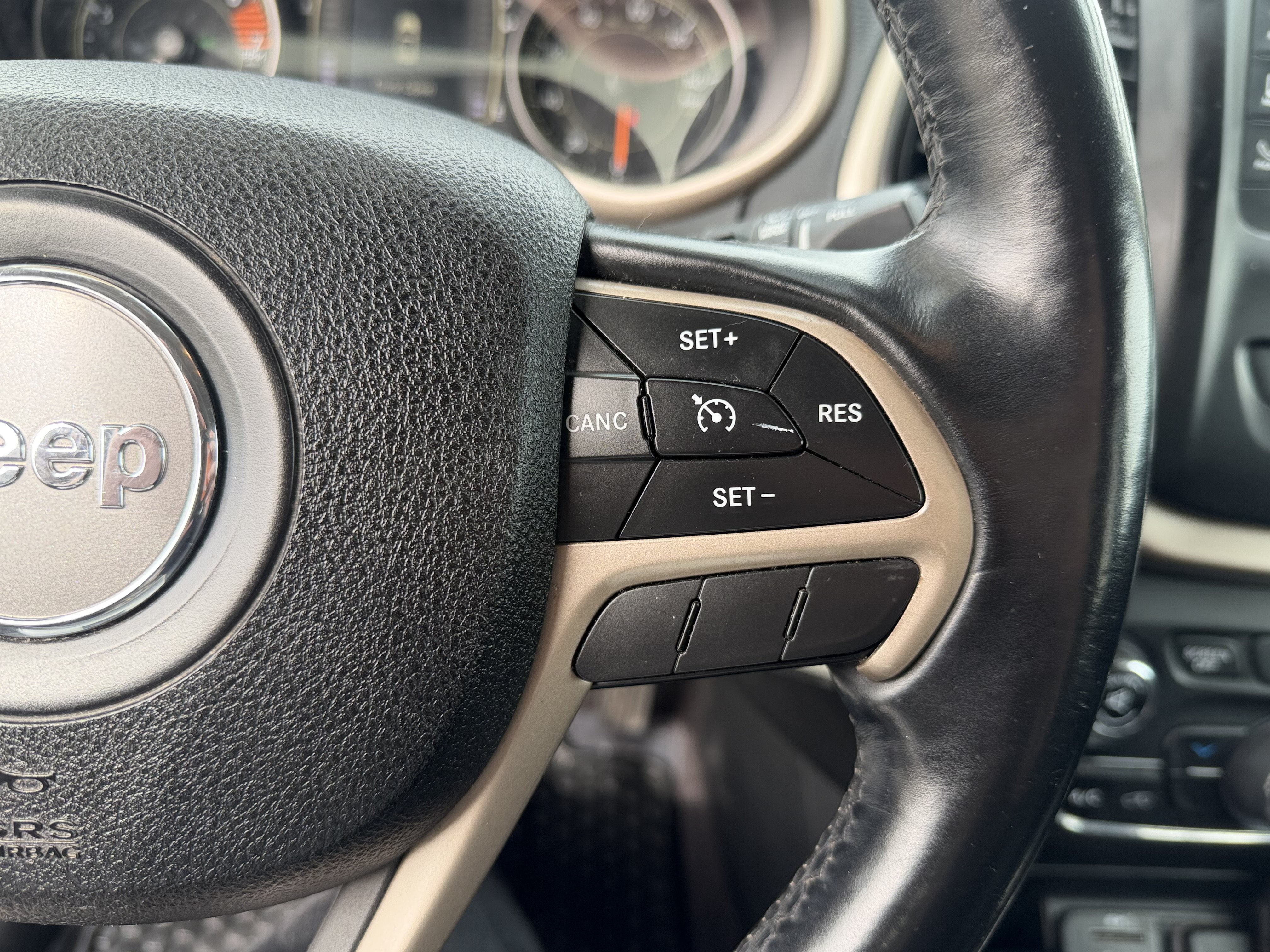 Used 2016 Jeep Cherokee Sport w/ Cold Weather Group AWD/4WD image 21