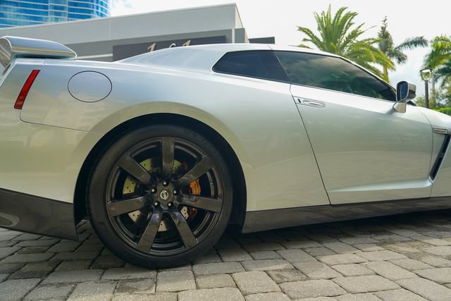 Used 2010 Nissan GT-R Premium AWD/4WD image 30