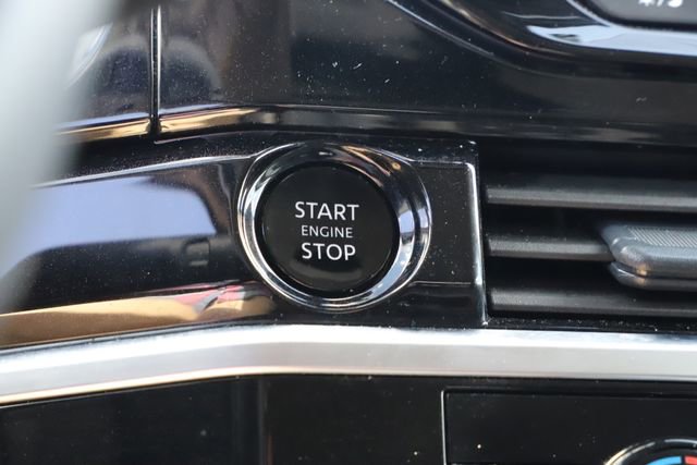 Used 2025 Nissan Pathfinder SV AWD/4WD image 33