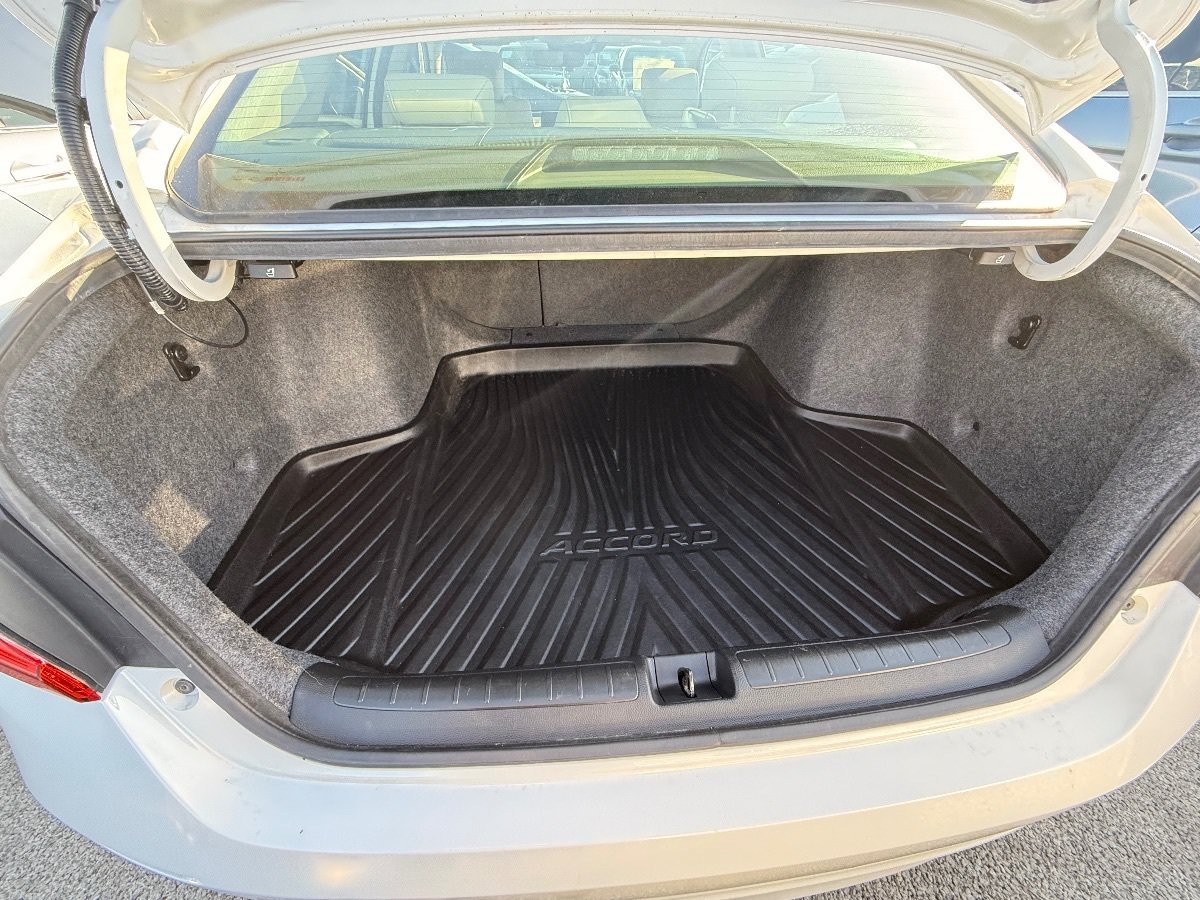 Used 2018 Honda Accord EX-L image 19