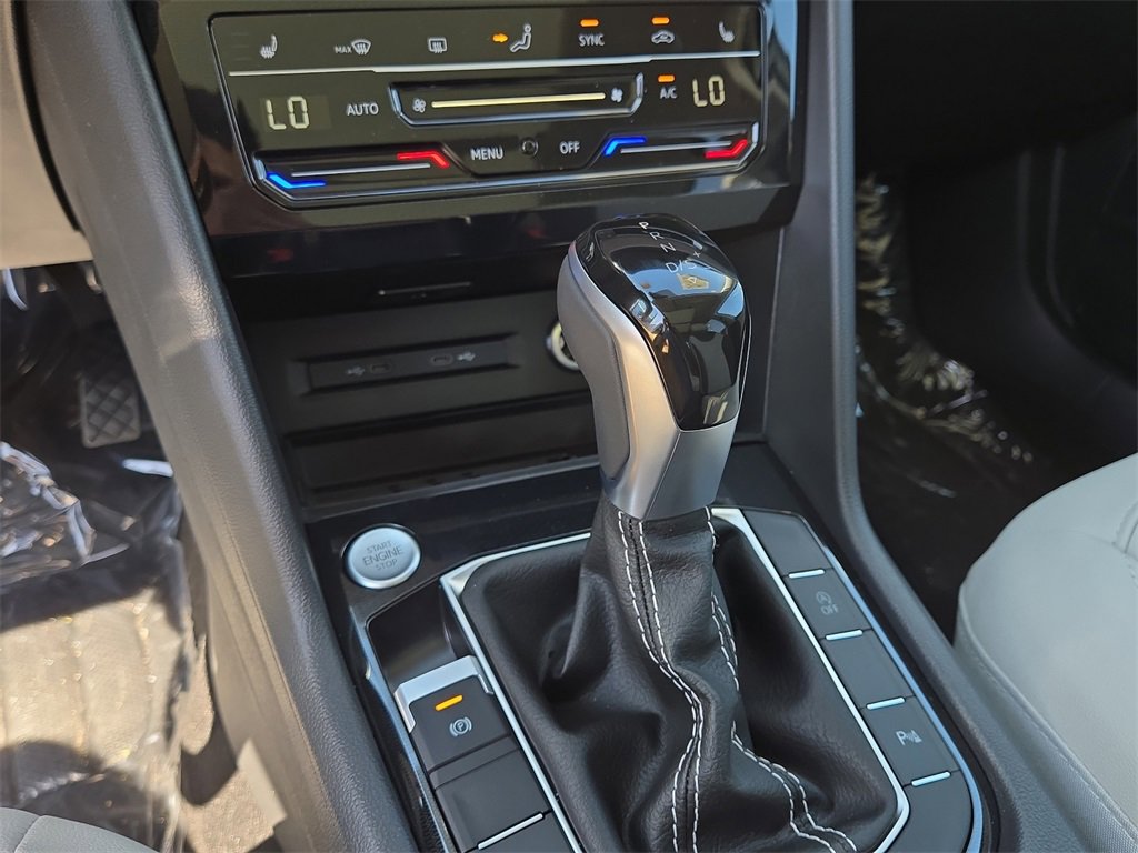 New 2025 Volkswagen Taos SE image 23
