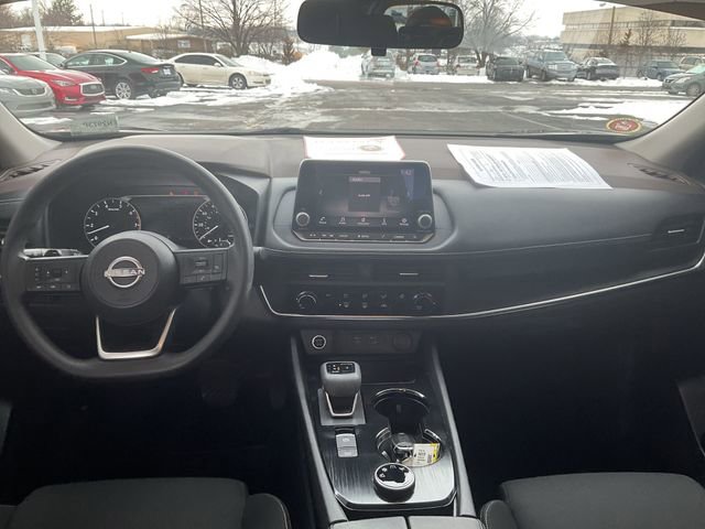 Used 2023 Nissan Rogue S image 11
