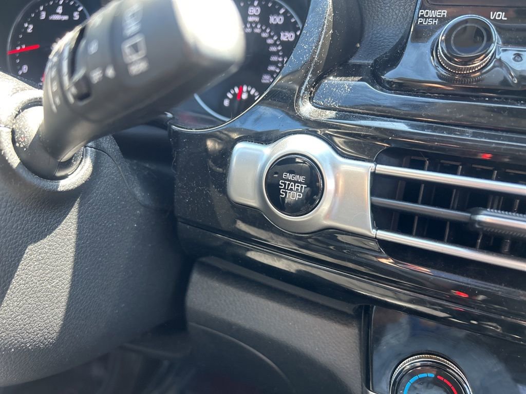 Certified 2022 Kia Seltos EX image 16