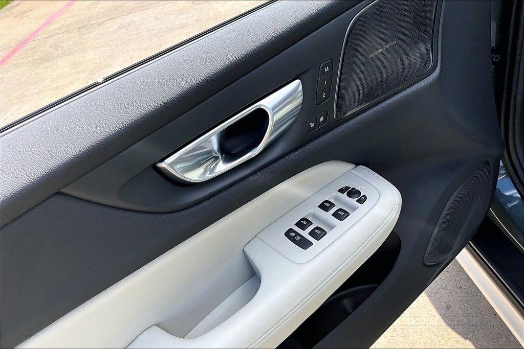 New 2026 Volvo V60 B5 Cross Country Ultra image 28