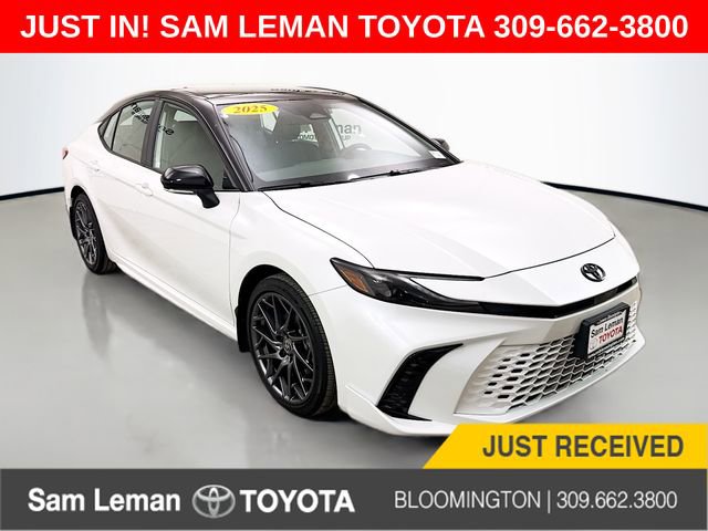 Used 2025 Toyota Camry XSE image 1