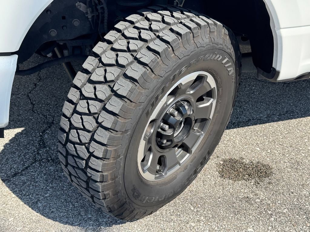Used 2024 Ford F350 Platinum w/ Tremor Off-Road Package image 43