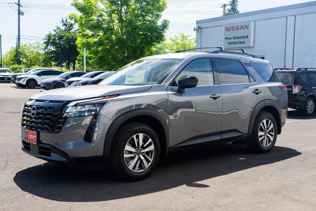New 2026 Nissan Pathfinder SL w/ Cargo Package AWD/4WD image 3