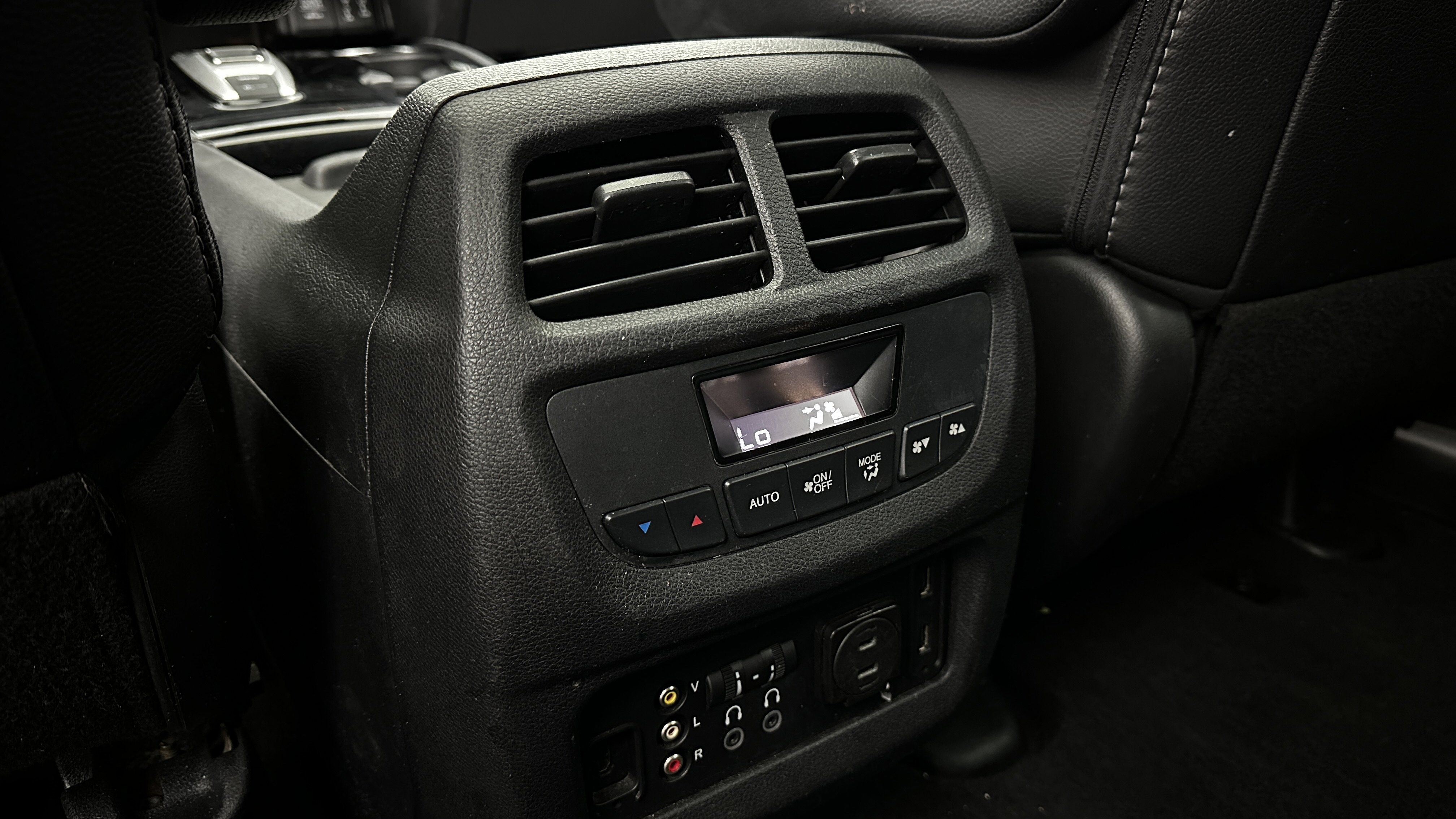 Used 2018 Honda Pilot Touring image 23