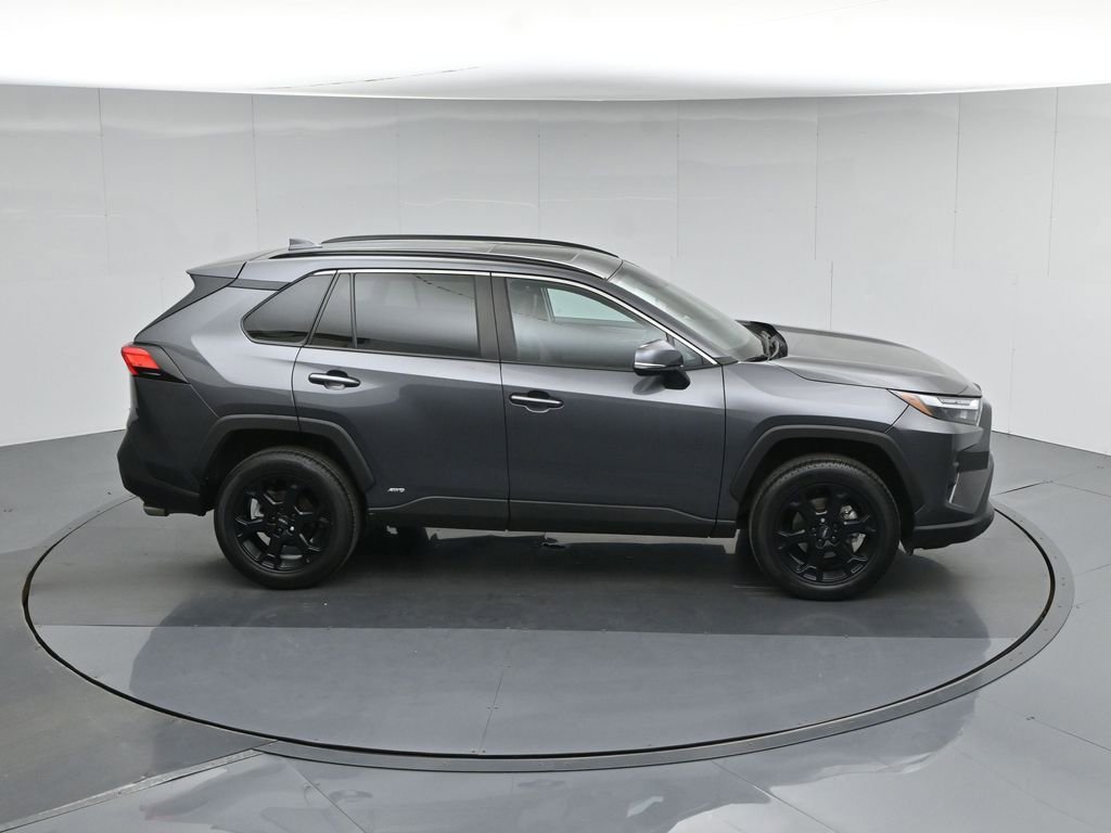 Used 2022 Toyota RAV4 XLE Premium AWD/4WD image 42