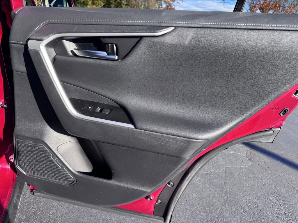 Used 2022 Toyota RAV4 Limited image 26