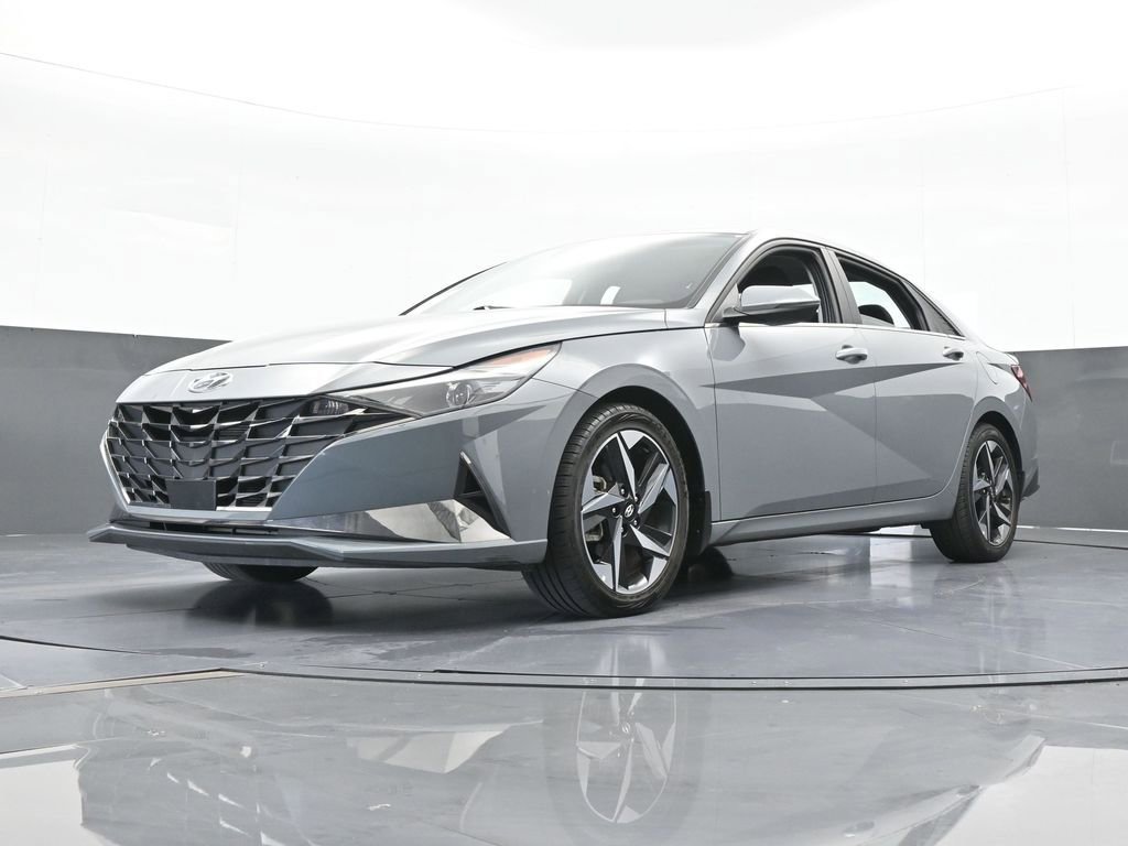 Used 2022 Hyundai Elantra SEL w/ Convenience + Premium Package FWD image 50