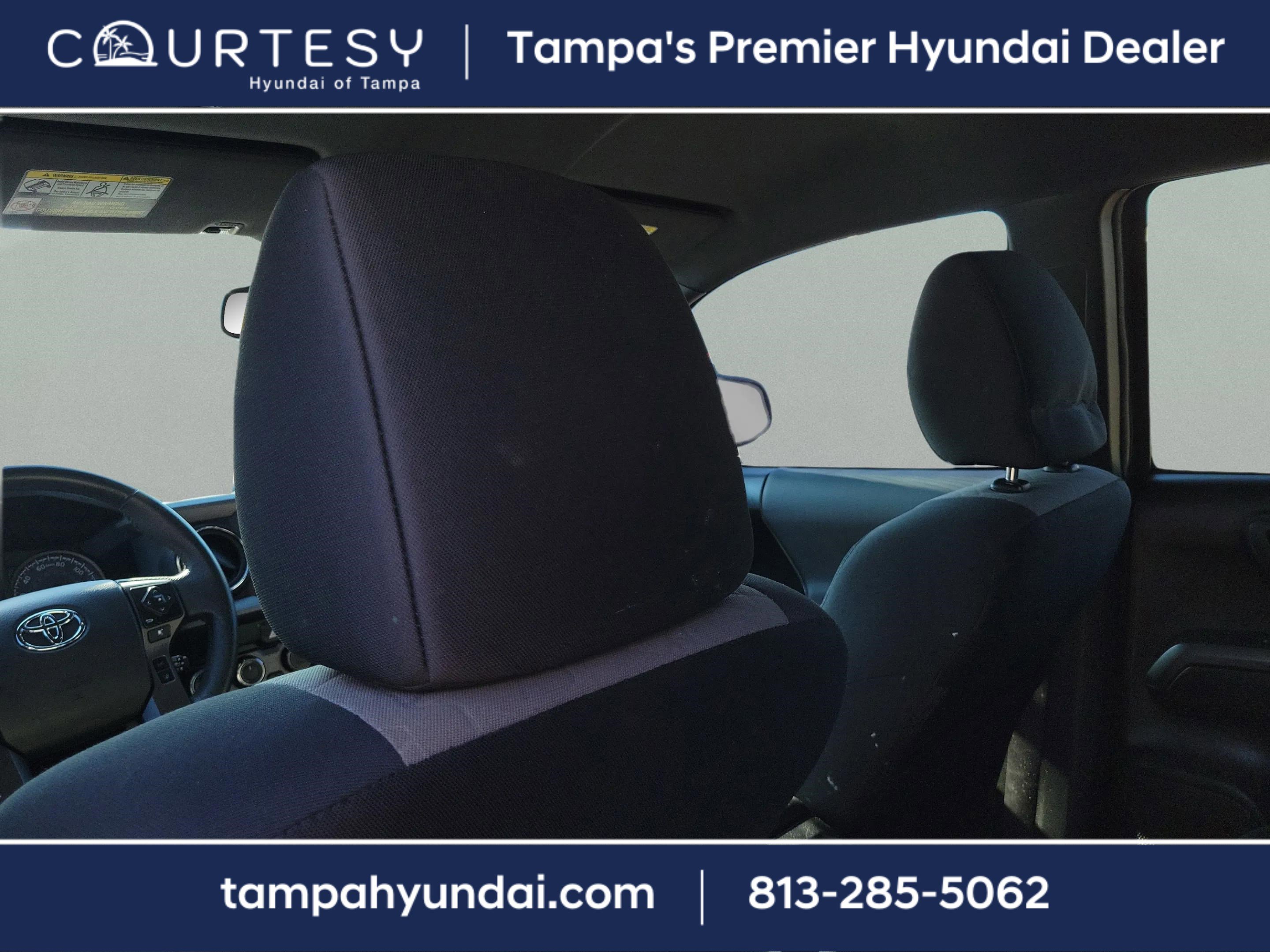 Used 2022 Toyota Tacoma TRD Sport image 11