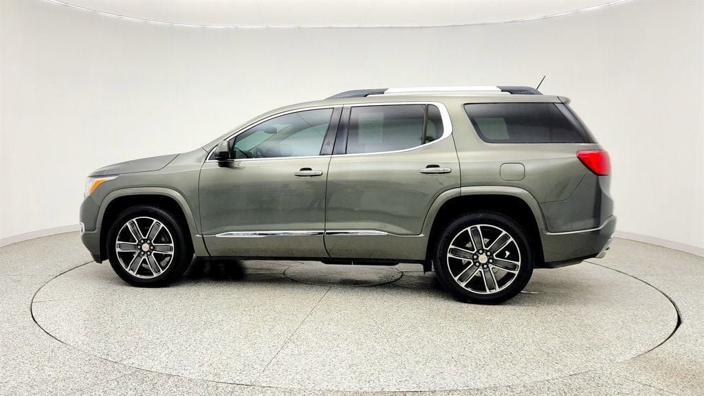 Used 2017 GMC Acadia Denali w/ Technology Package FWD image 8