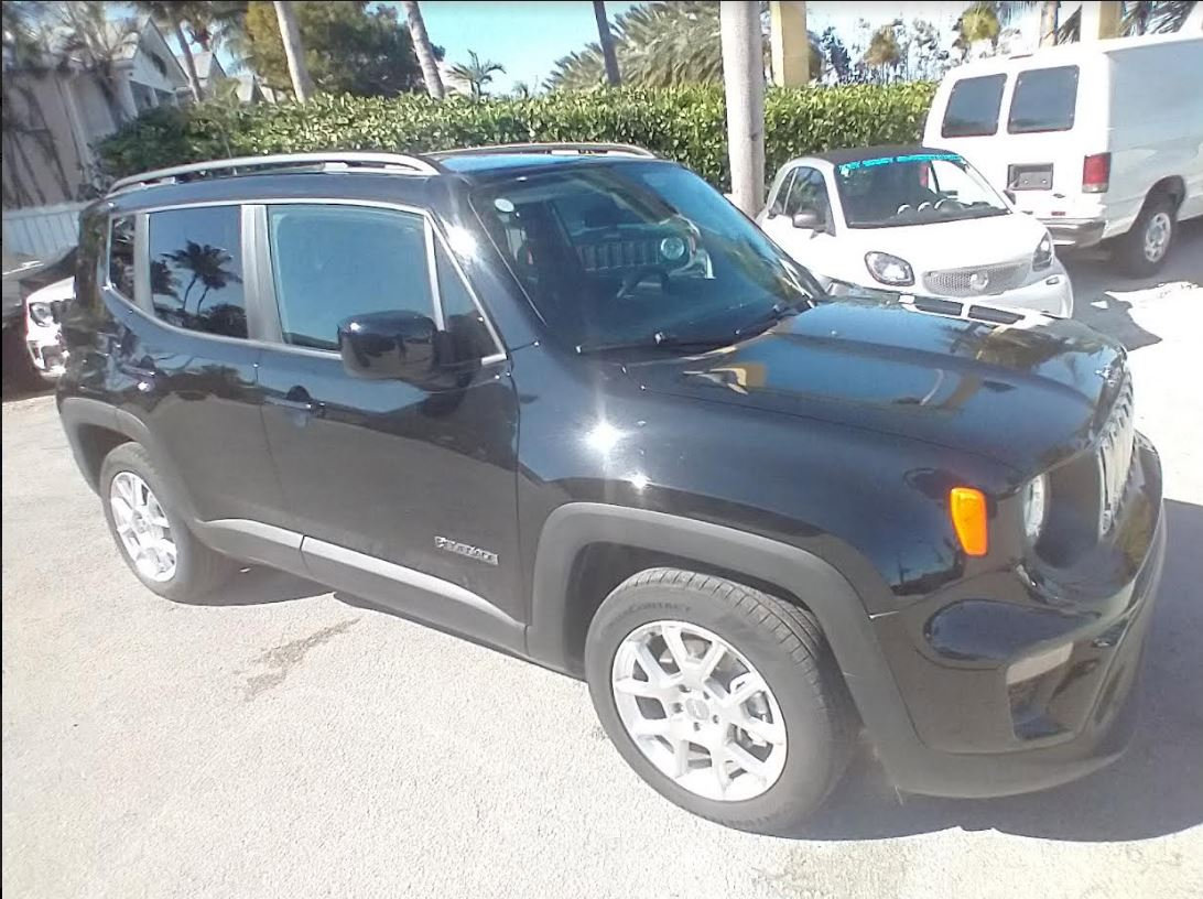 Used 2020 Jeep Renegade Latitude w/ Cold Weather Group image 5