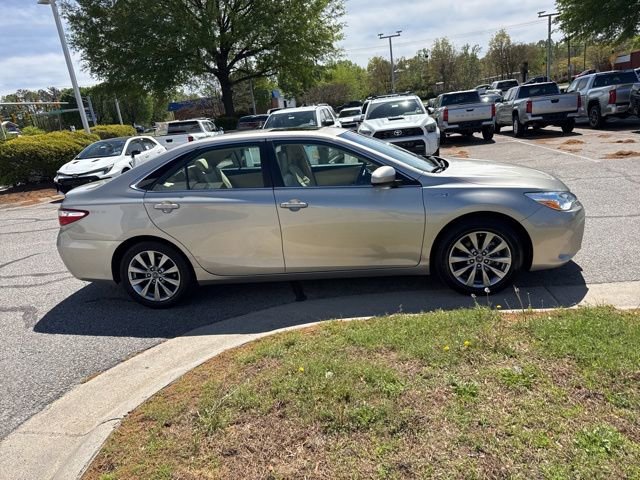 Used 2016 Toyota Camry XLE w/ Moonroof Package image 6