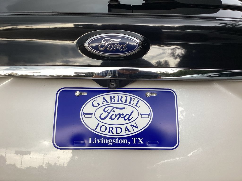 Used 2019 Ford Edge Titanium w/ Equipment Group 301A FWD image 17