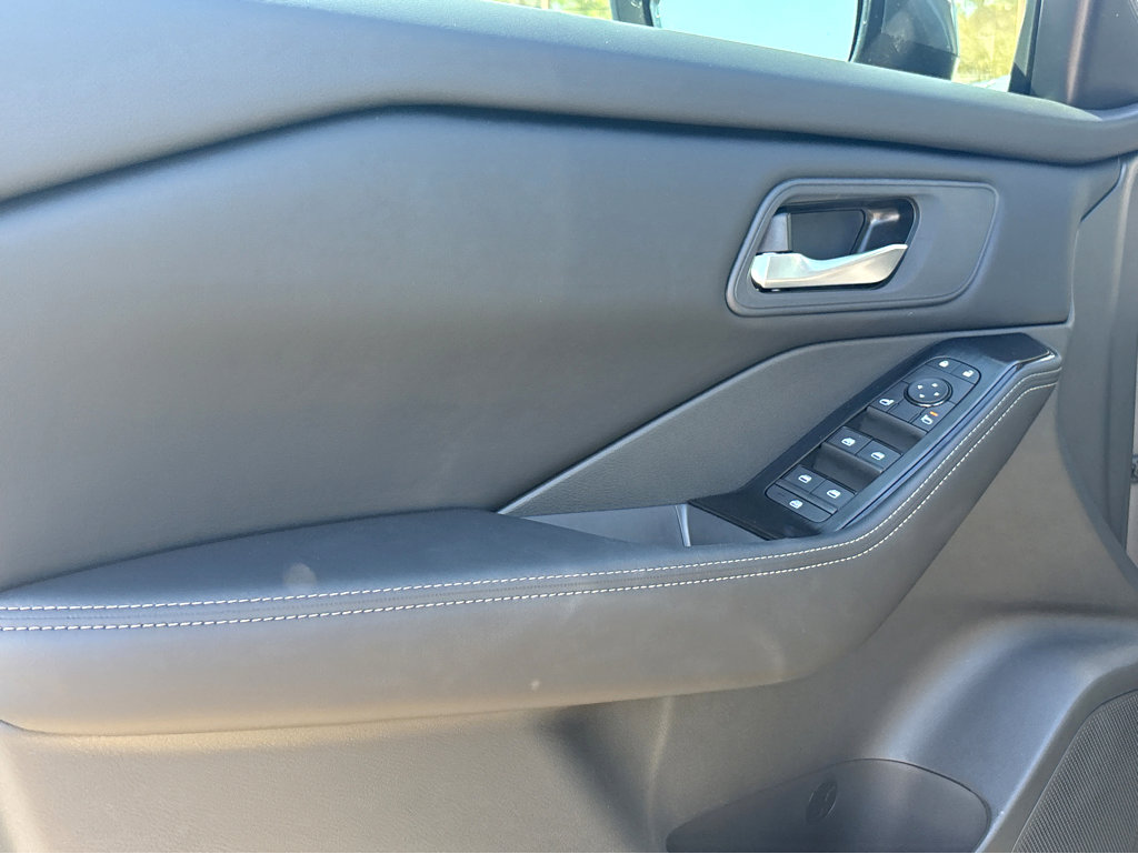 New 2026 Nissan Rogue Platinum w/ Platinum Premium Package image 18