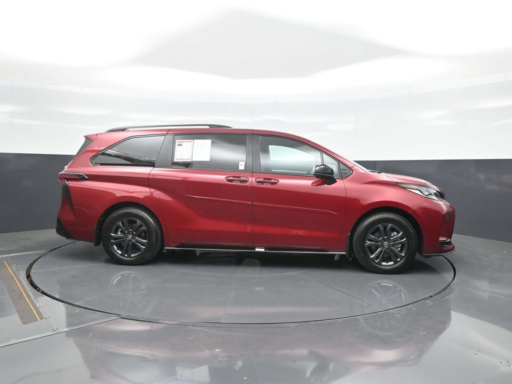 Certified 2026 Toyota Sienna XSE AWD/4WD image 8
