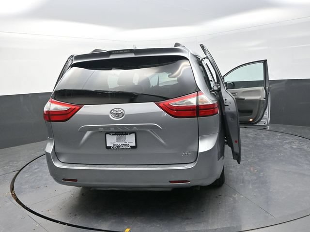 Used 2018 Toyota Sienna XLE FWD image 41