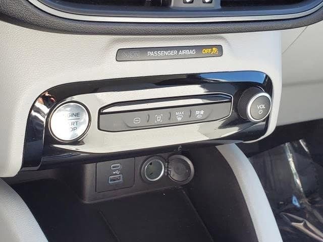 Used 2023 Ford Escape SE image 26