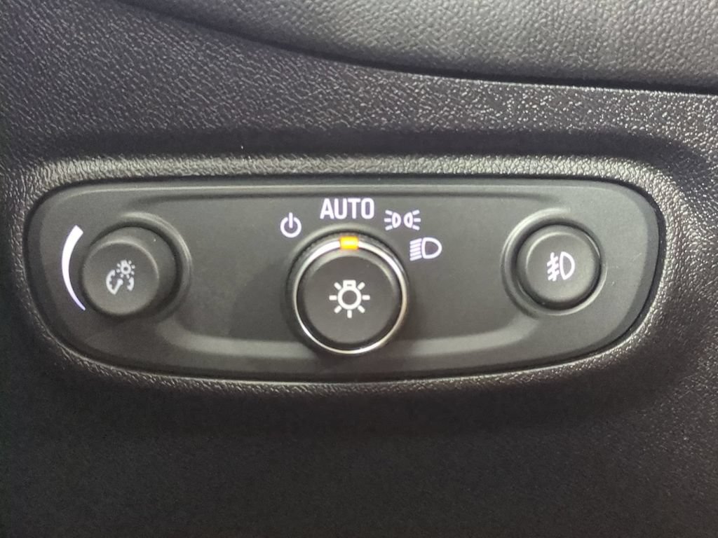 Used 2018 Chevrolet Equinox Premier FWD image 31