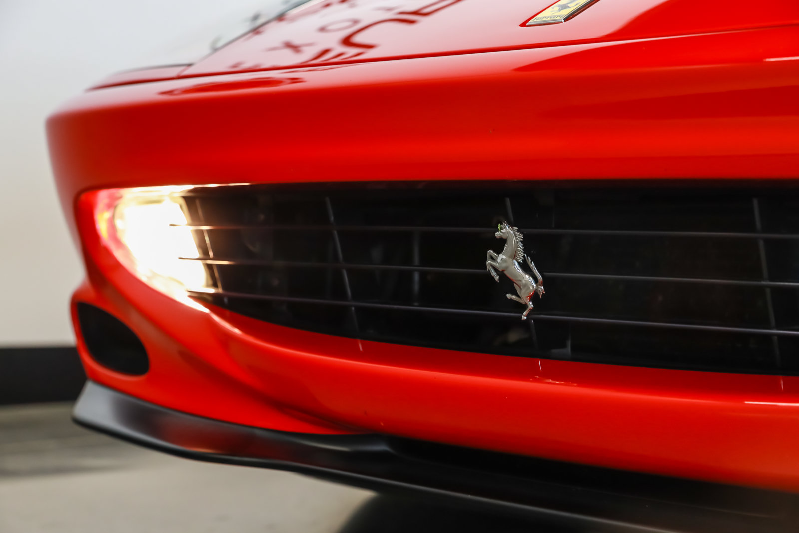 Used 2000 Ferrari 550 Maranello Coupe RWD image 30