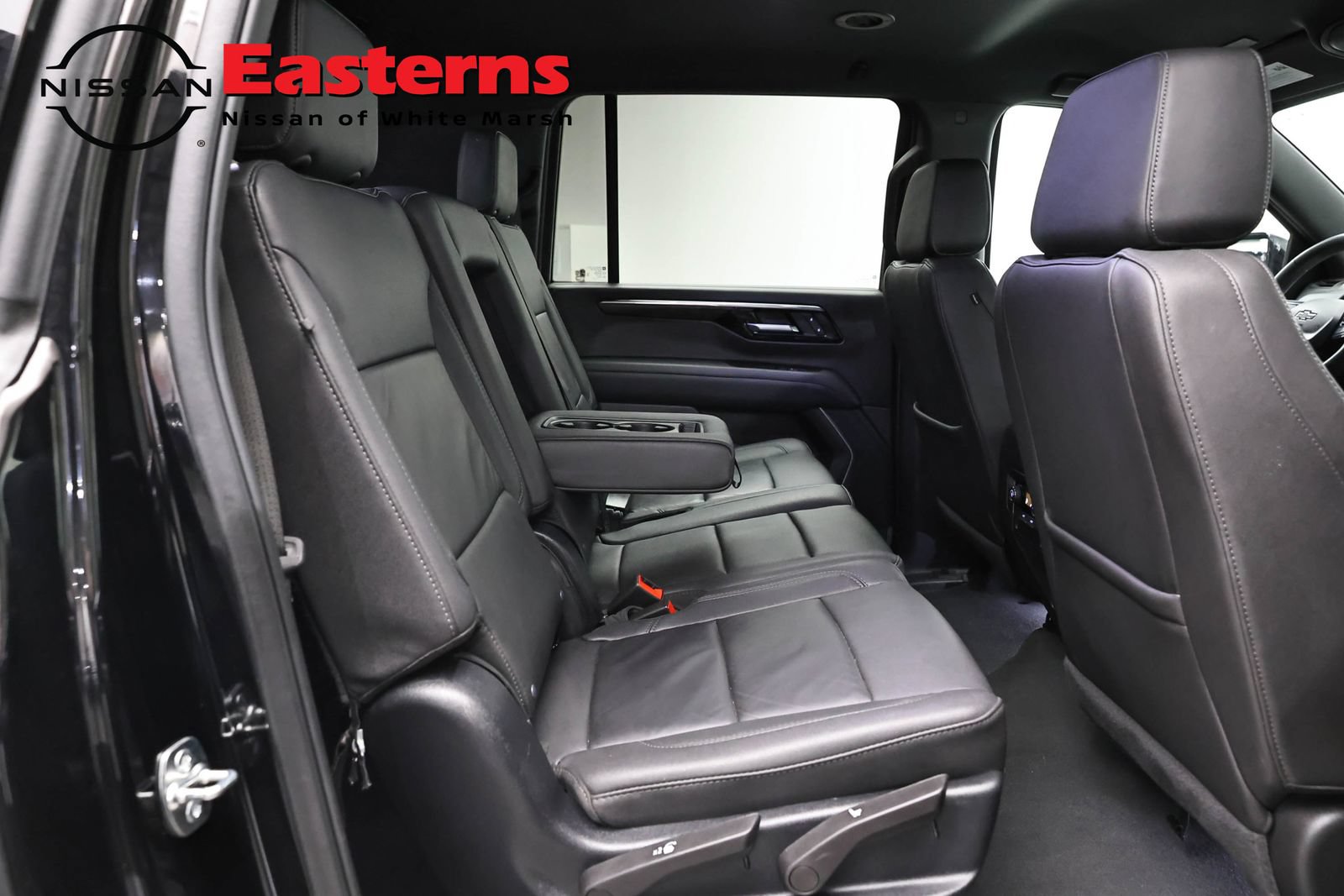Used 2025 Chevrolet Suburban Z71 AWD/4WD image 24