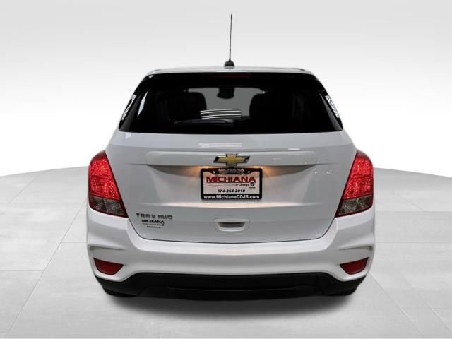 Used 2022 Chevrolet Trax LS w/ Tint and Cruise Package image 8