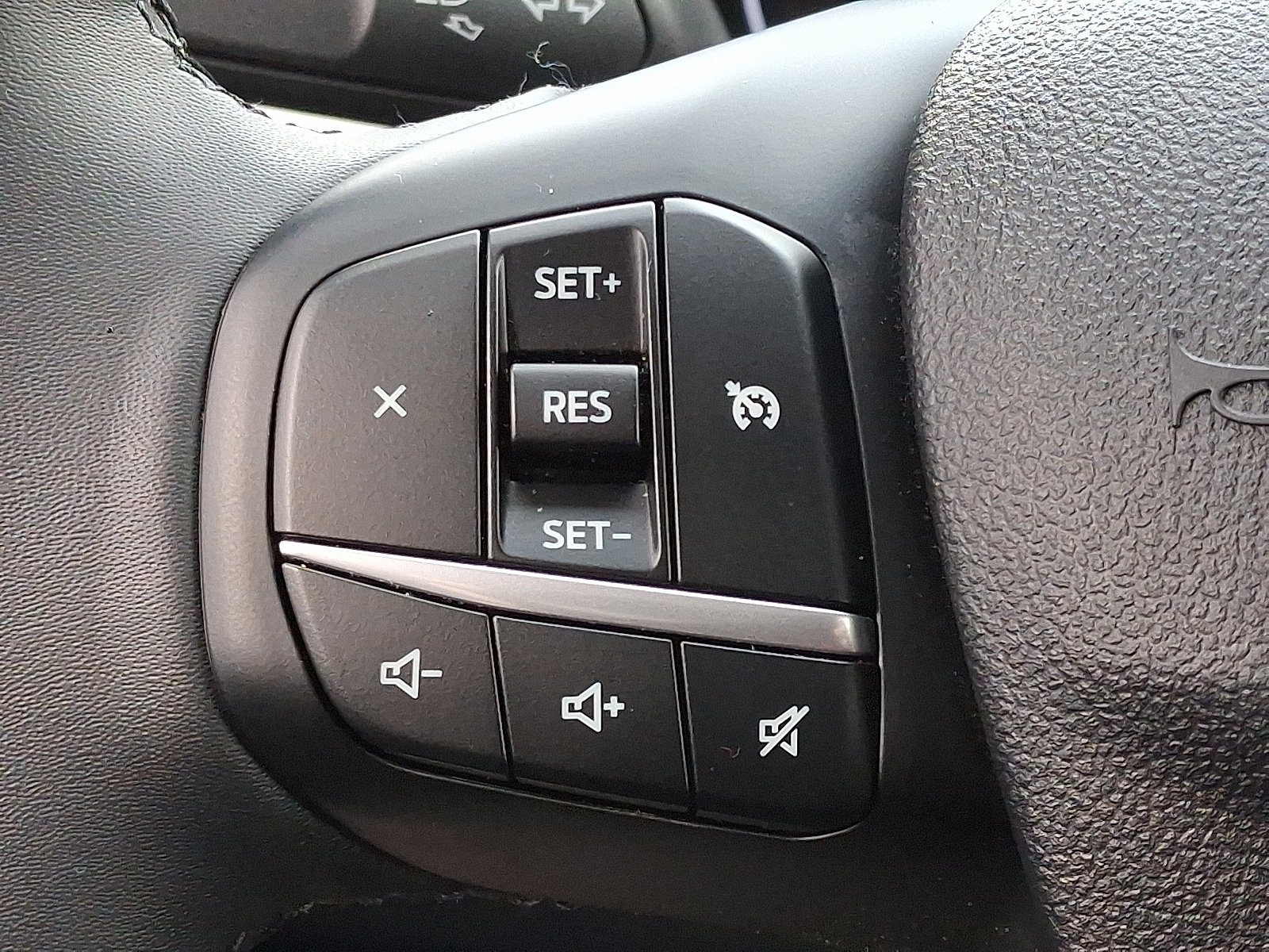 Certified 2024 Ford Maverick XLT w/ XLT Luxury Package image 25