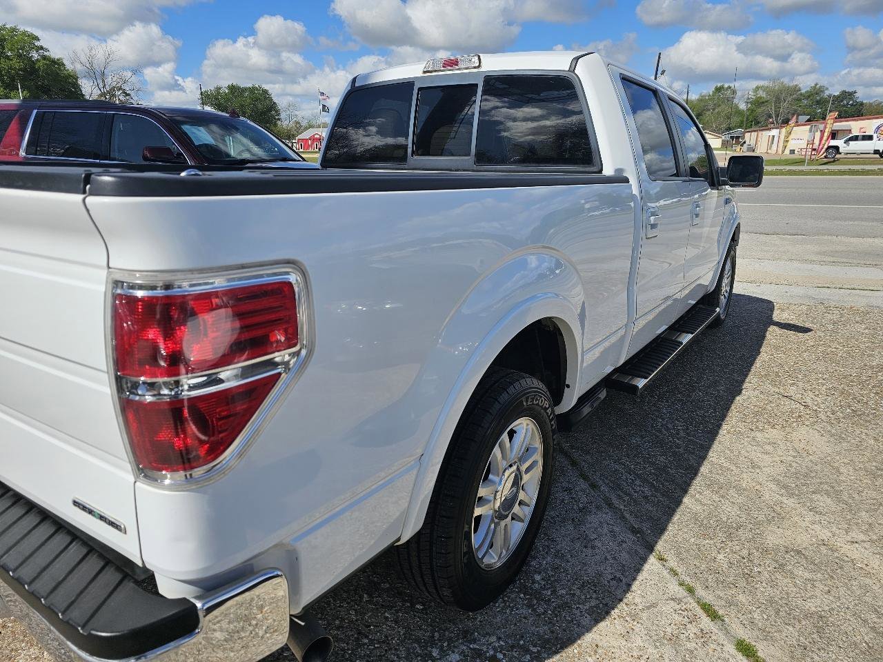 Used 2012 Ford F150 Lariat image 11