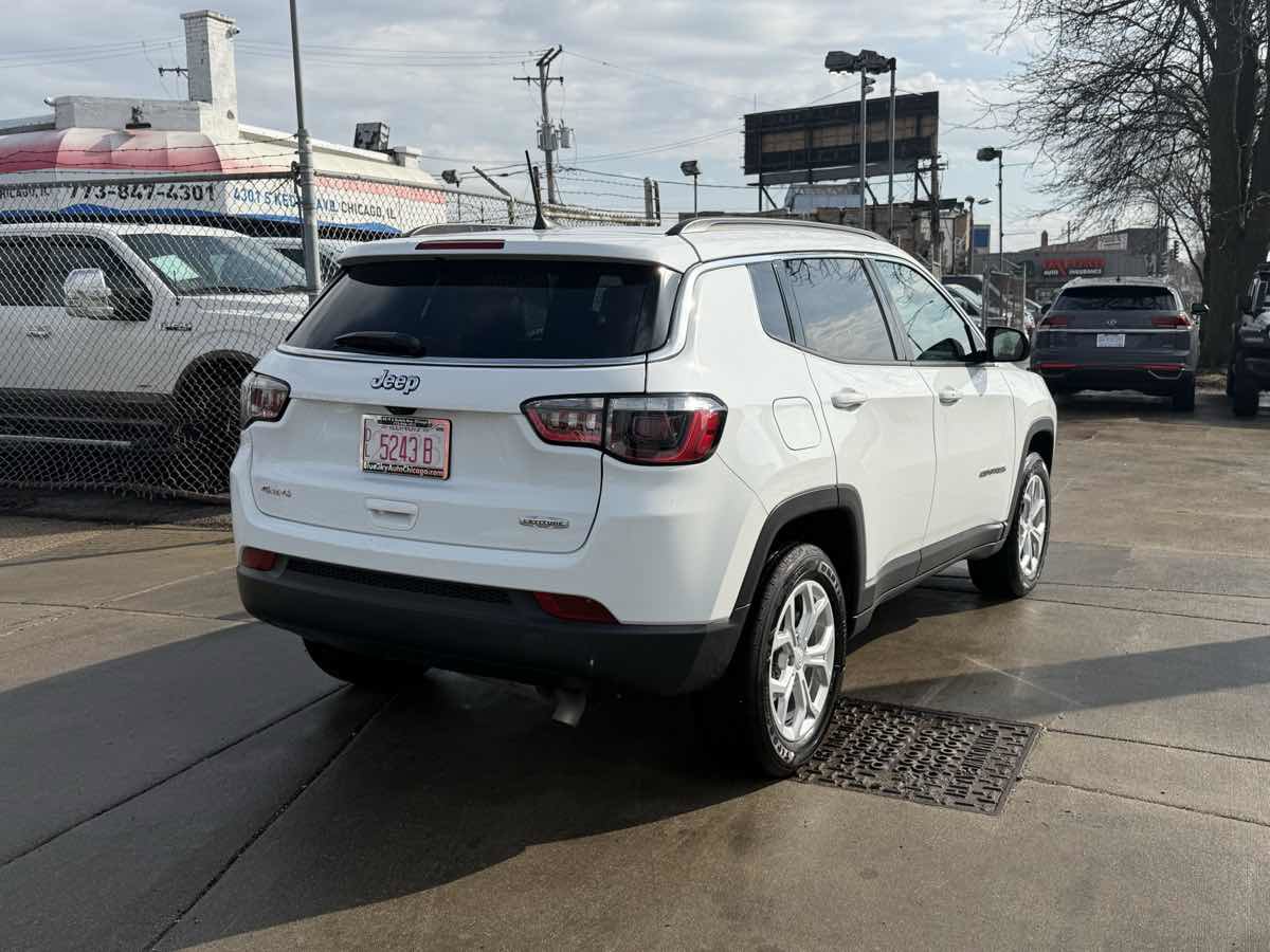 Used 2024 Jeep Compass Latitude w/ Sun and Sound Group image 5