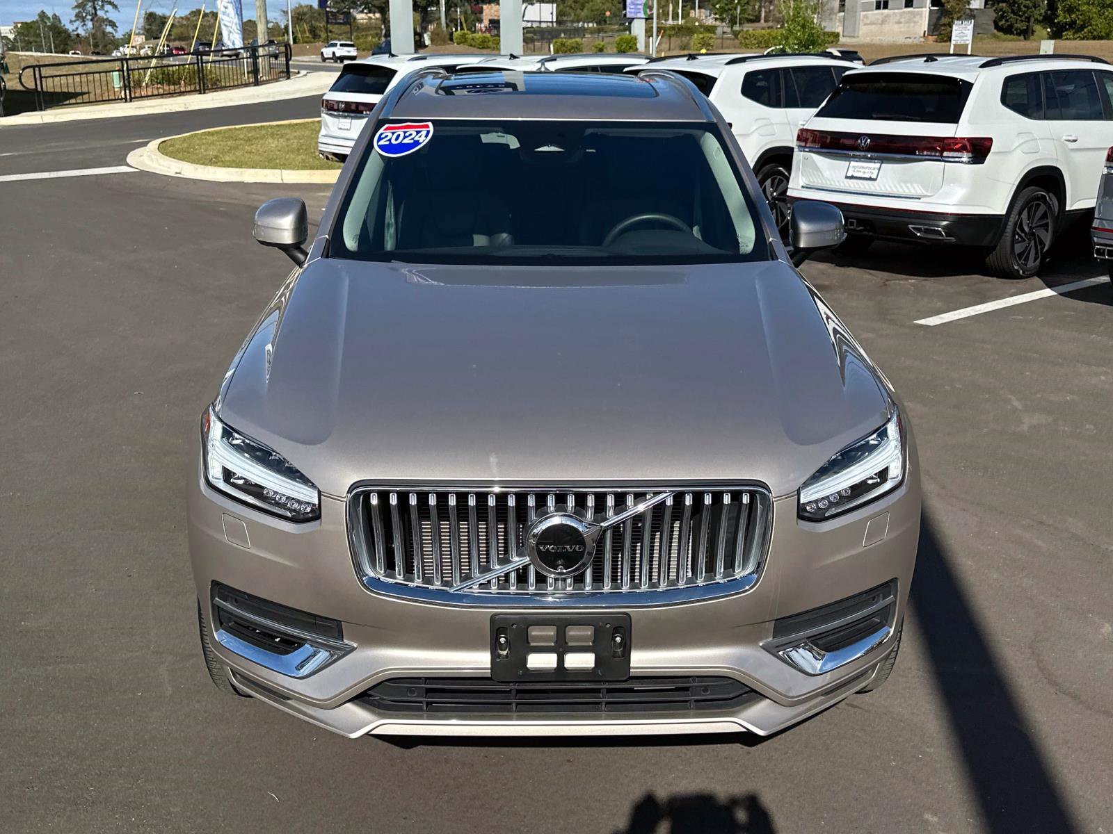 Certified 2024 Volvo XC90 T8 Plus w/ Protection Package Premier image 8