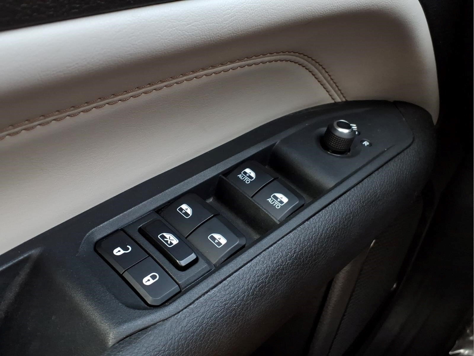 Used 2025 Jeep Compass Limited AWD/4WD image 18