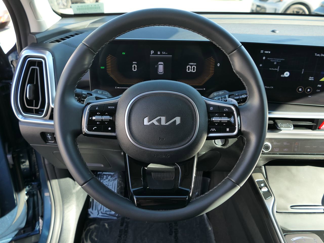 Used 2025 Kia Sorento EX w/ EX Panoramic Sunroof Package image 17