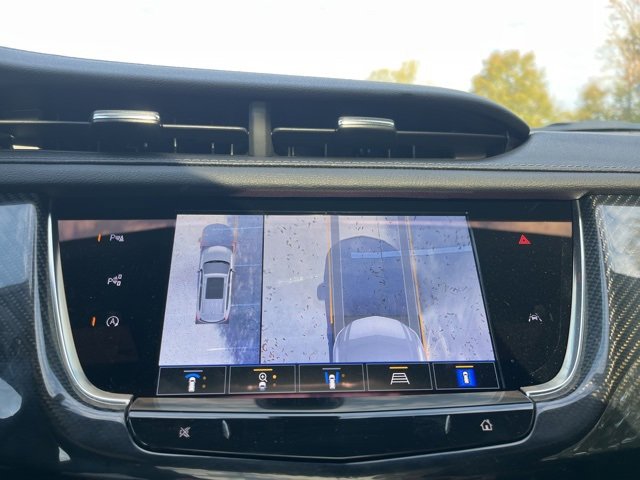 Used 2024 Cadillac XT6 Sport w/ Technology Package image 30