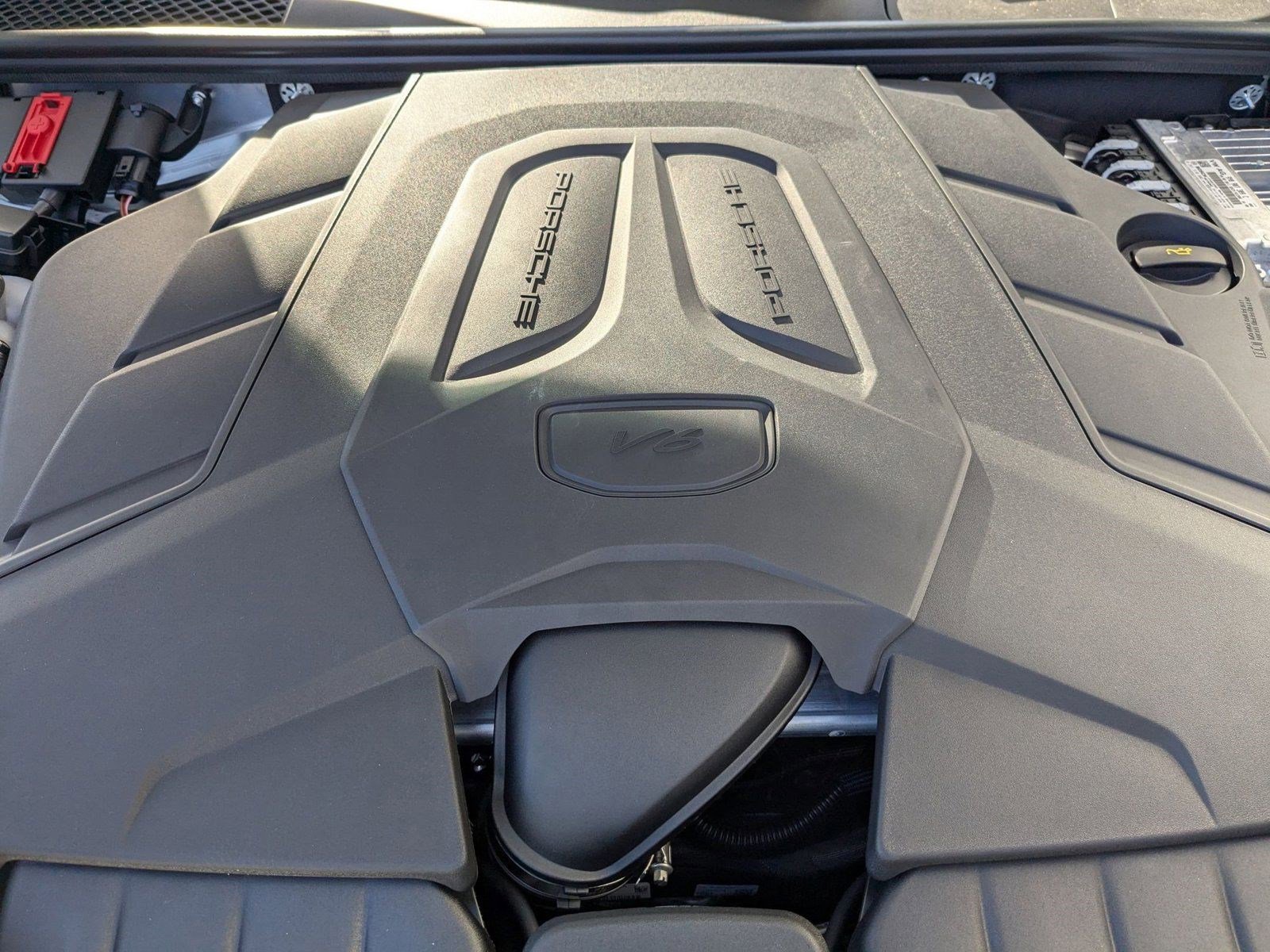 Certified 2025 Porsche Cayenne image 27